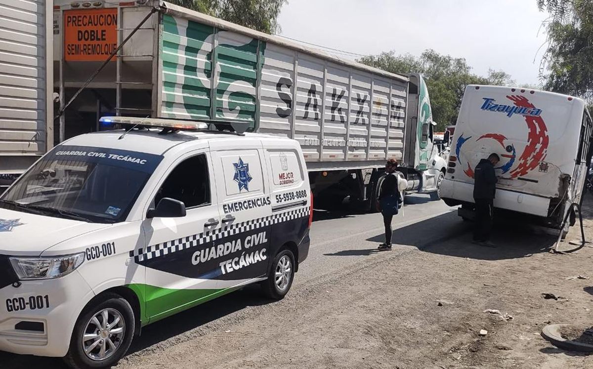 Tres personas fueron atendidas en el lugar y una más trasladada al hospital /Lauro Galicia