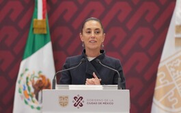 La jefa de Gobierno descartó dejar su cargo para participar en la encuesta de Morena