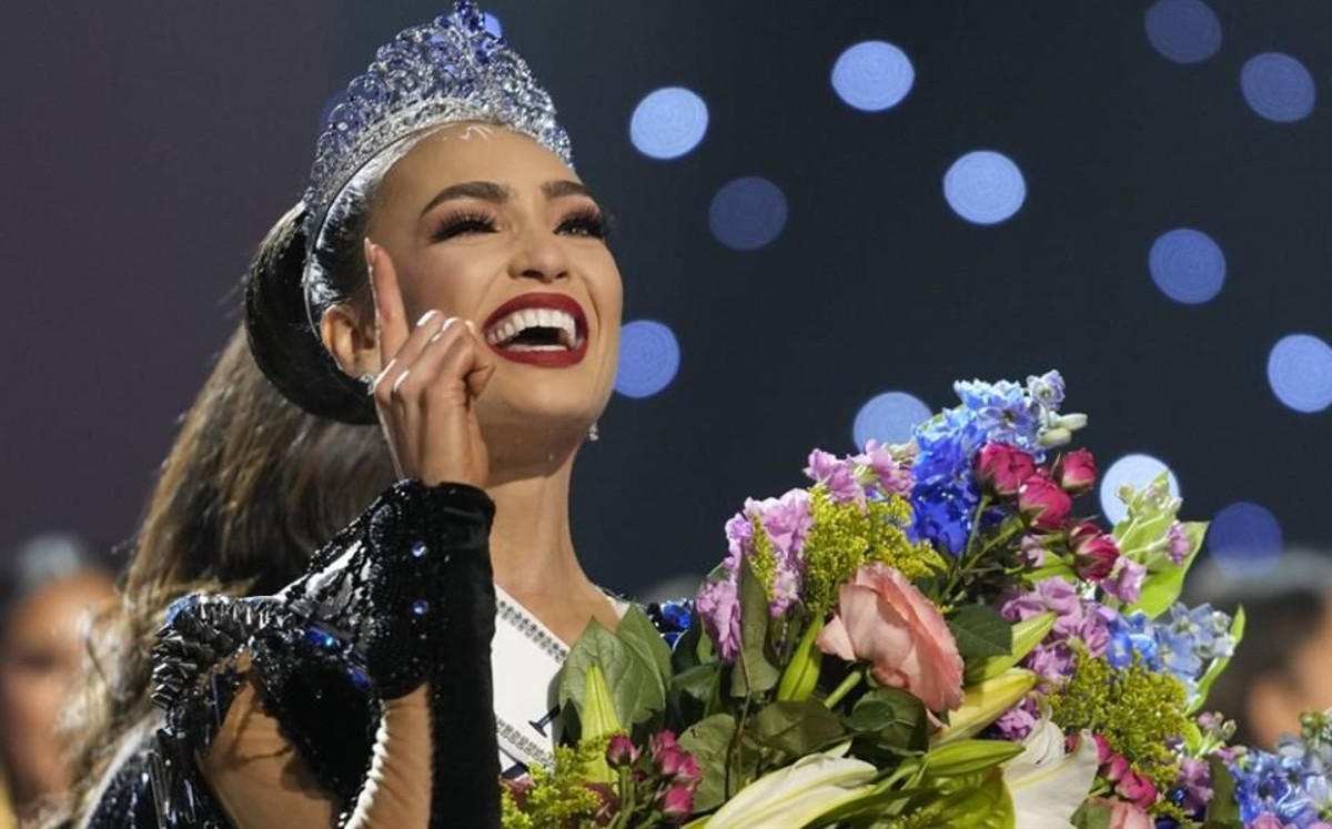 Miss Universo renuncia a ser representante de EU. | Especial