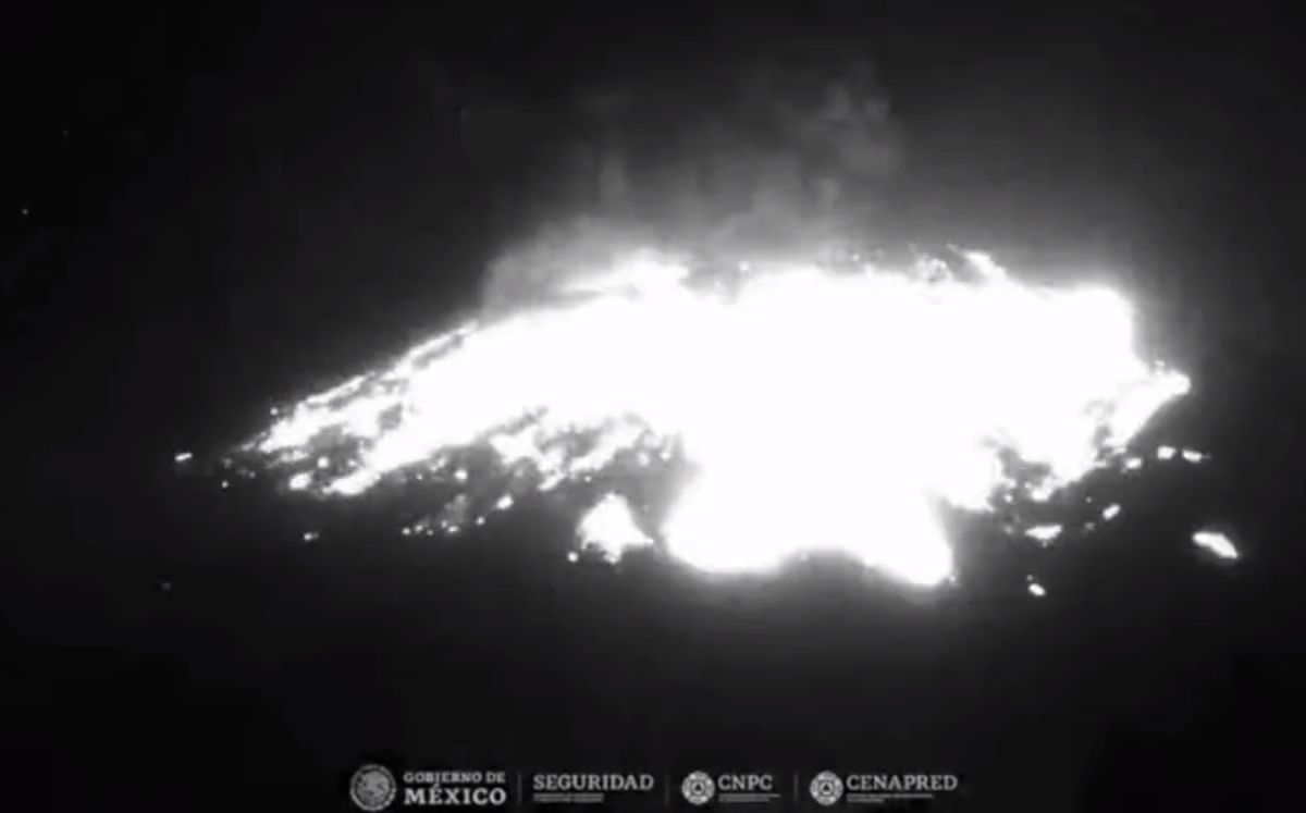 Explosión del volcán Popocatépetl la madrugada del 31 de enero 2023/ Webacams México