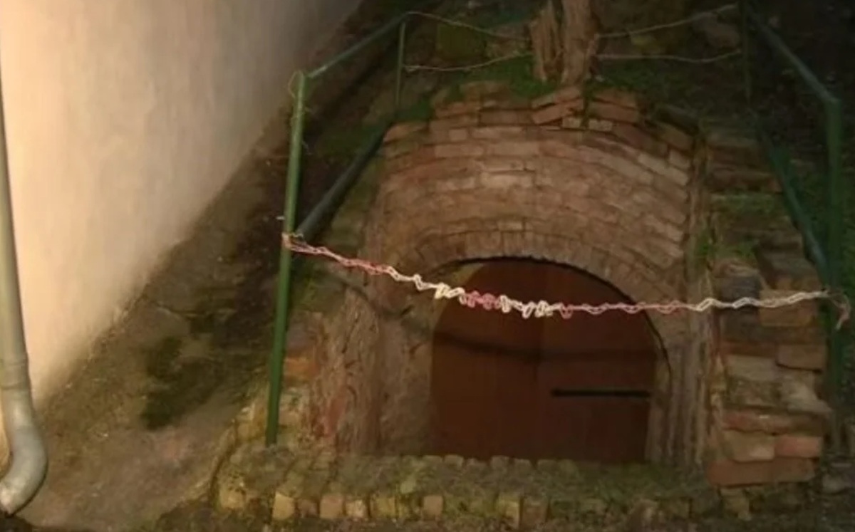 Cava donde habitaban los dos adultos junto a los menores / Especial