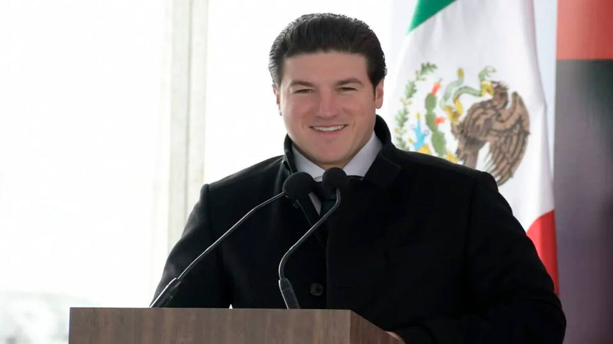 Samuel García dice que seguirá viajando pese a críticas