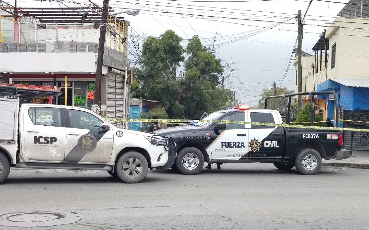 Muere hombre sobre una banqueta en la colonia San Bernabé. | Agustín Martínez