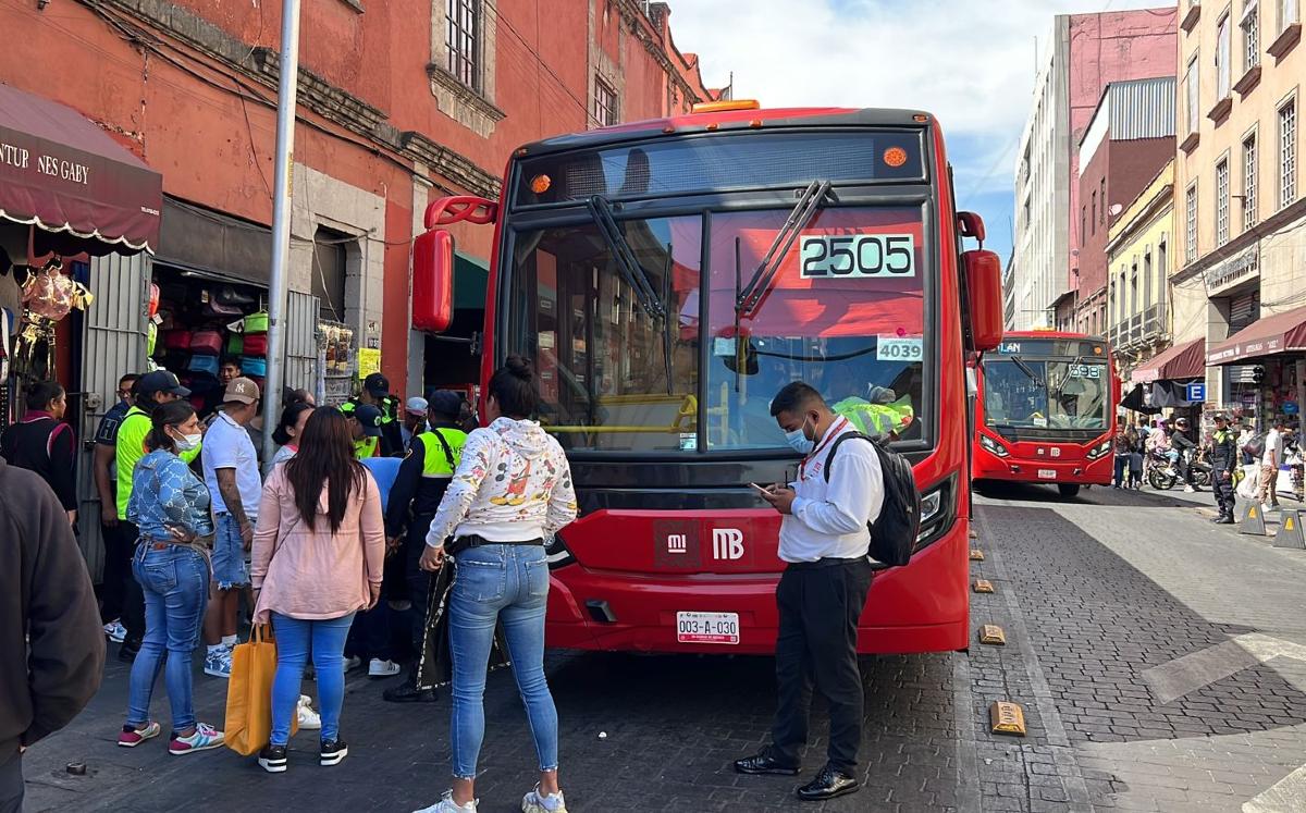La mujer esperó más de 30 minutos la llegada de paramédicos / Ramón Ramírez.