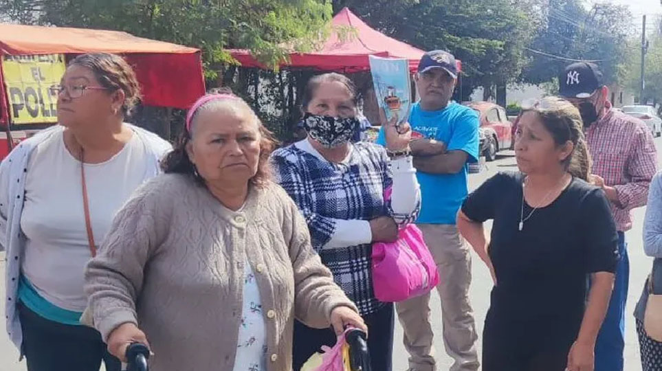 Reportan a mujer que ataca a vecinos en Monterrey; temen que mate a alguien Reportan a mujer que ataca a vecinos en Monterrey; temen que mate a alguien