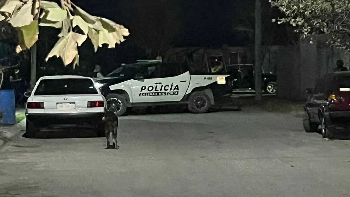 Matan a balazos a tres policías fuera de servicio en Salinas Victoria