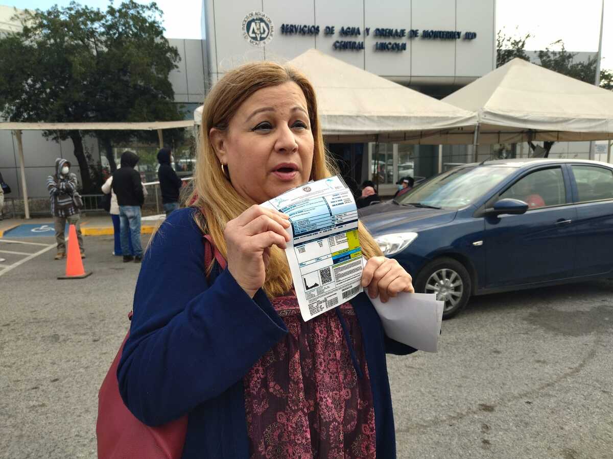 Norma Garza normalmente consume en su hogar lo equivalente a 300 pesos bimestrales, pero ahora la paraestatal busca cobrarle 7 mil 900 pesos. | Sandra