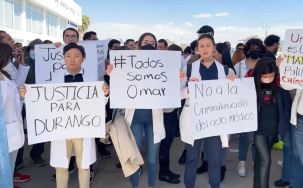 Vinculan a proceso a dos exservidores públicos por casos de meningitis en Durango