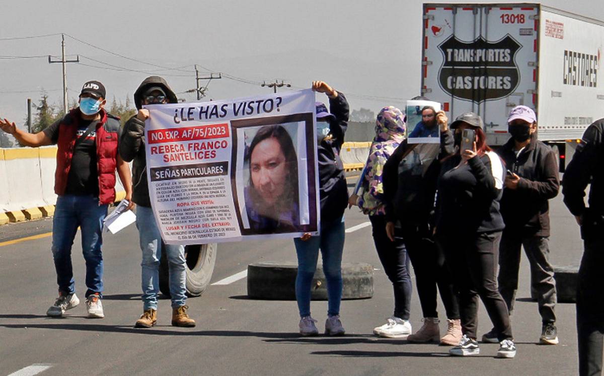 Familia de Rebeca Franco bloquea autopista México -Puebla para exigir su localización | Agencia Enfoque