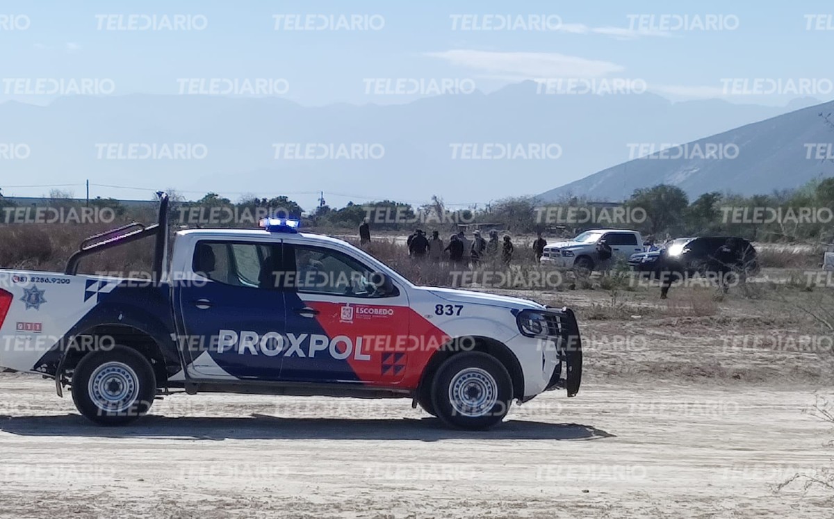Investigan posible hallazgo de cuerpos enterrados en baldío en Escobedo. | Agustín Martínez