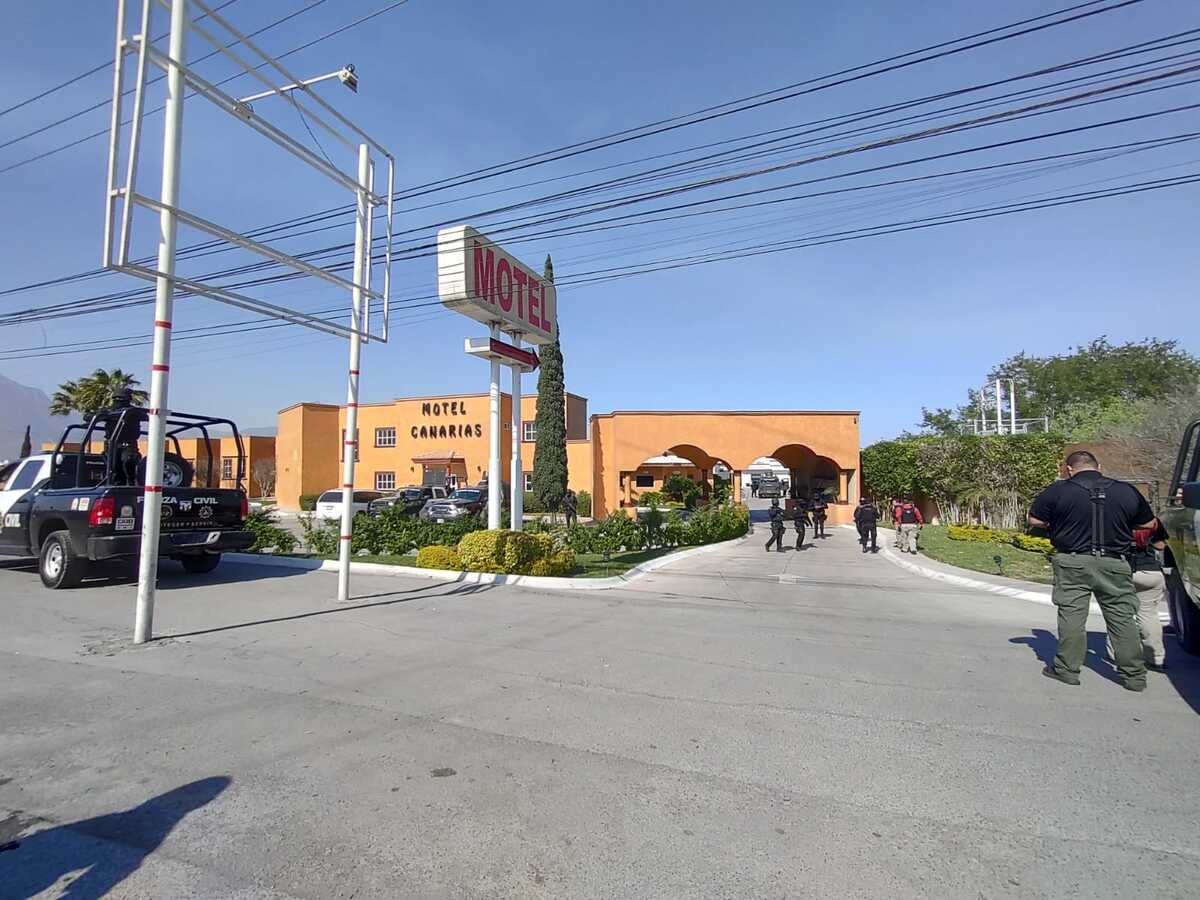 Motel Canarias / Agustín Martínez