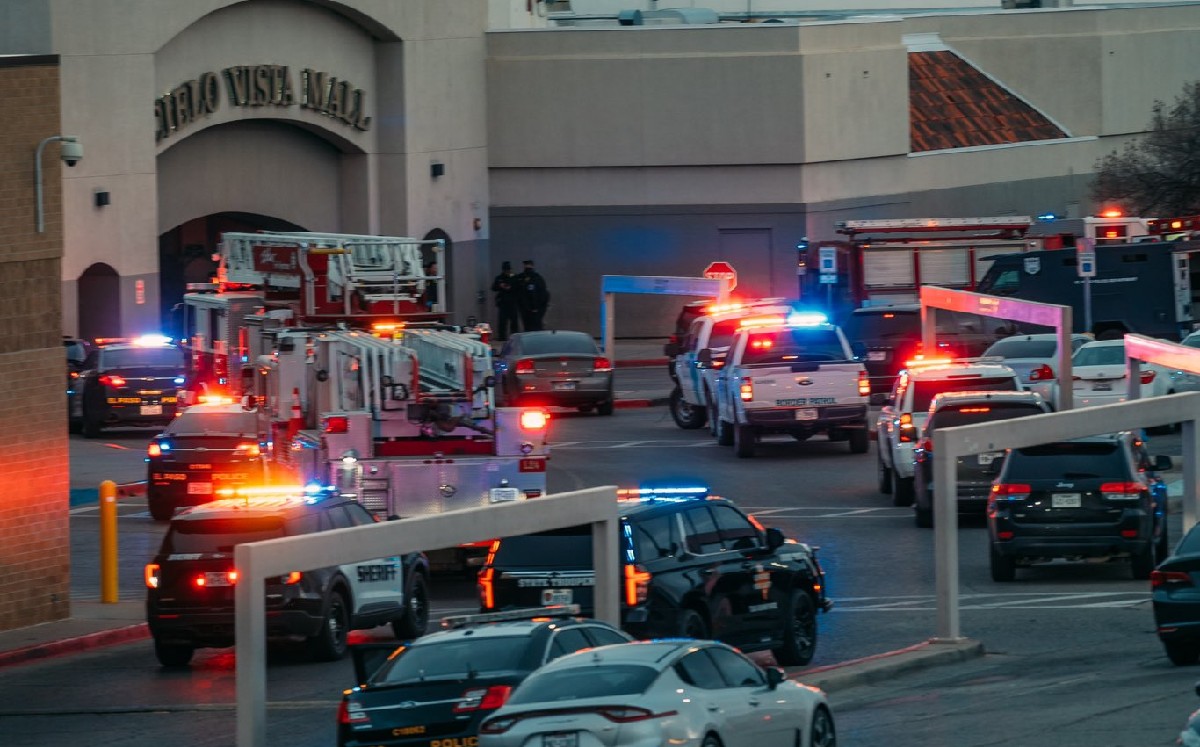 Tiroteo en Centro Comercial de Texas/ Especial