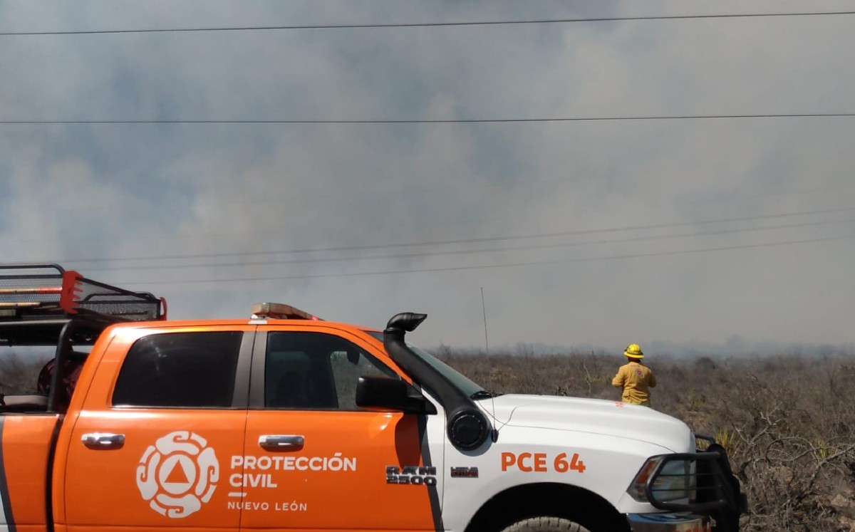 Combaten incendios más de 100 brigadistas en García | Sandra González