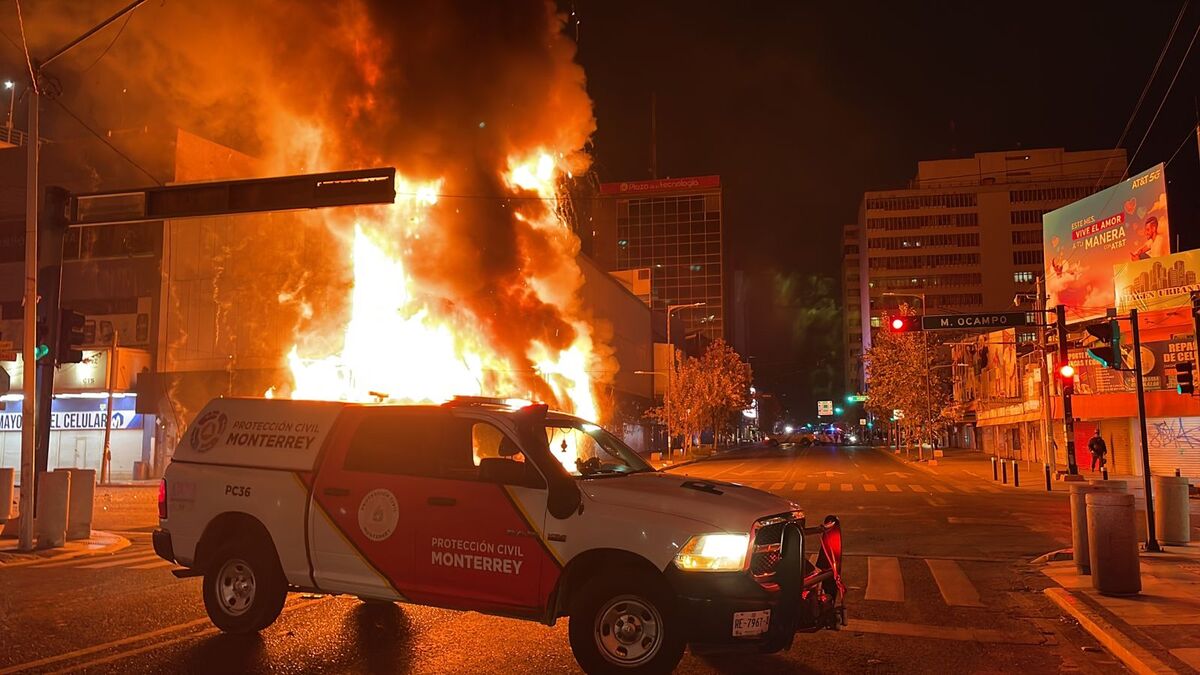 Cuerpos de auxilio atendieron el siniestro y lograron sofocar el fuego. | Protección Civil de Monterrey