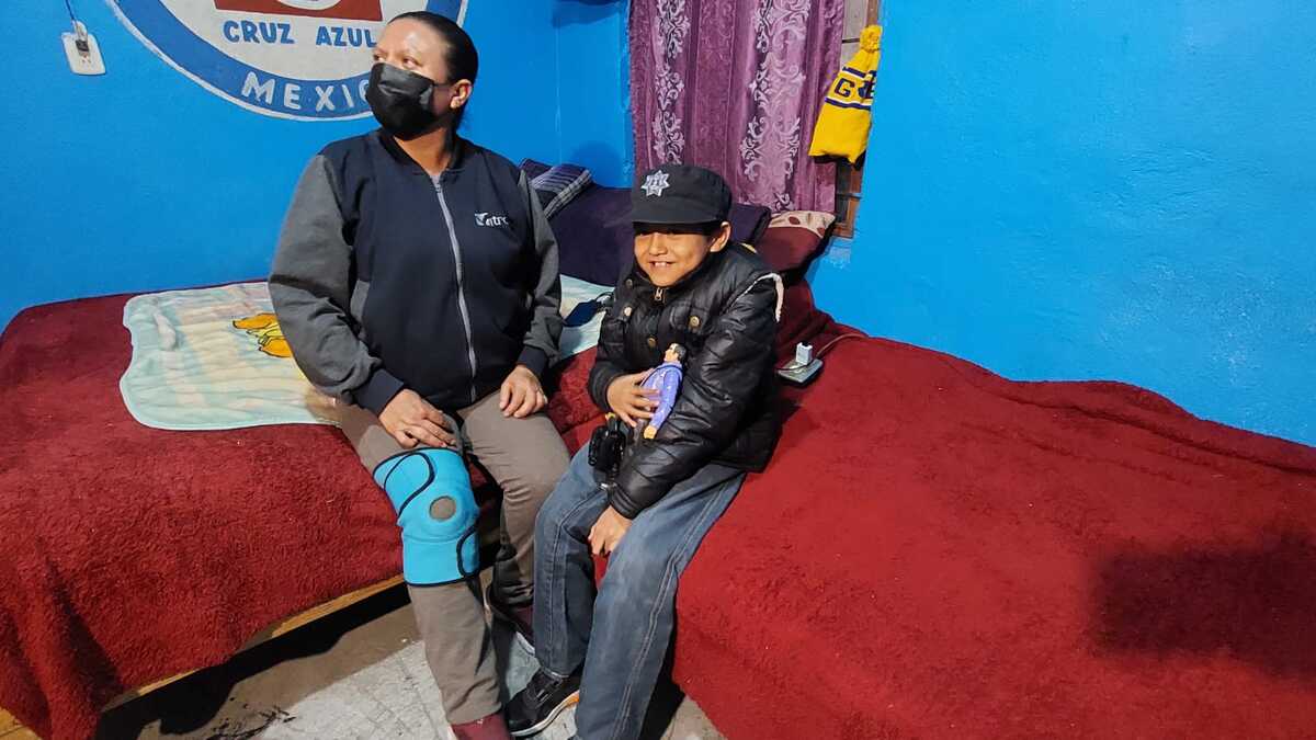 Policías del municipio de García festejaron al pequeño Fernando en su cumpleaños. | Leyda Estrada