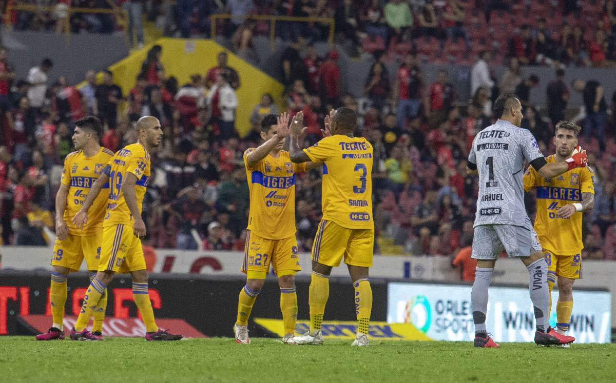 Defensiva de Tigres / CORTESÍA: @Mexsport