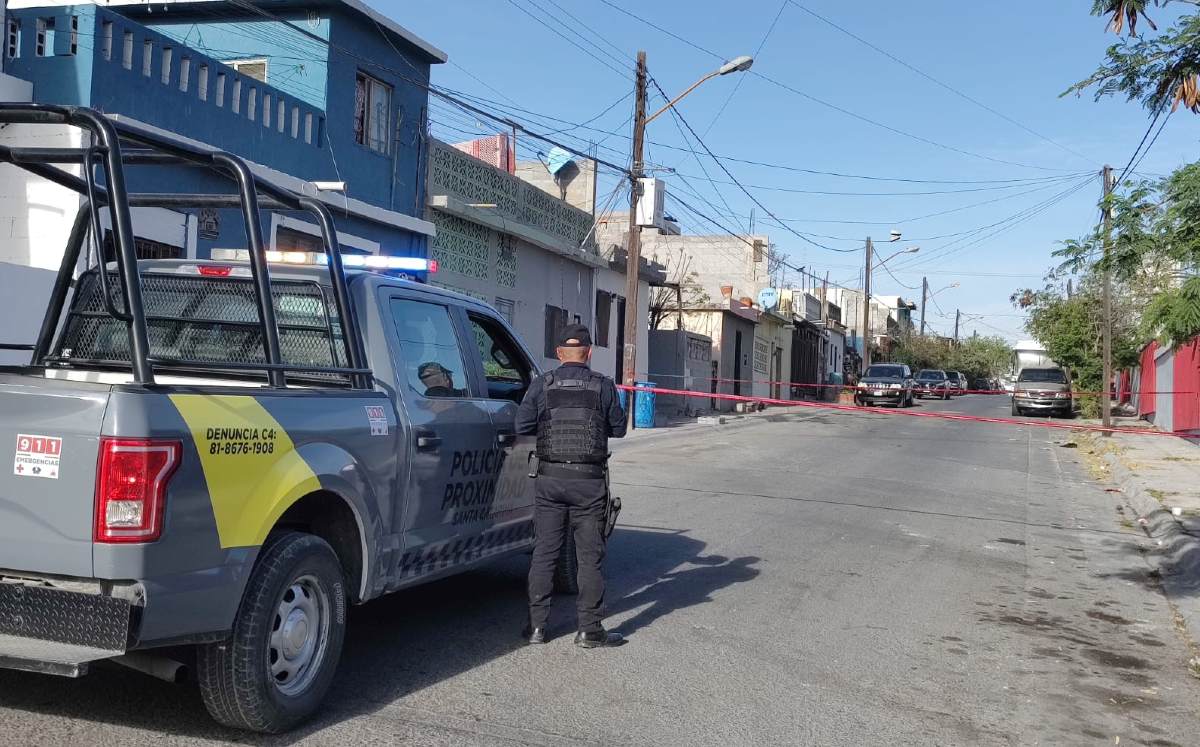 Atacan a balazos a un joven en la colonia Hacienda Santa Catarina. | Agustín Martínez