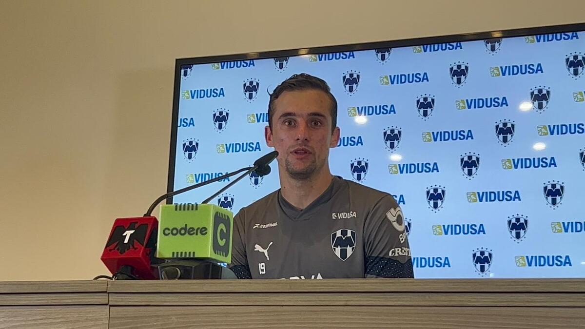 Jordi Cortizo en conferencia de presna con Rayados