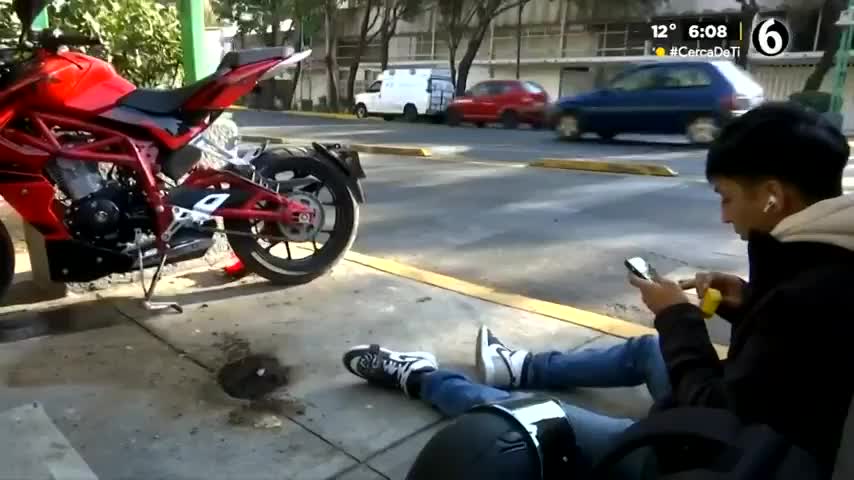 Motociclista Choca Contra Camioneta En Cdmx Telediario México