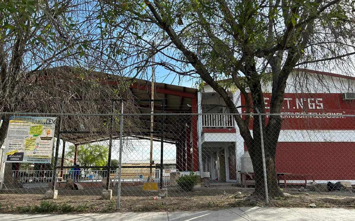 Secundaria en Apodaca tiene tres meses sin energía eléctrica. | Pedro Delgado