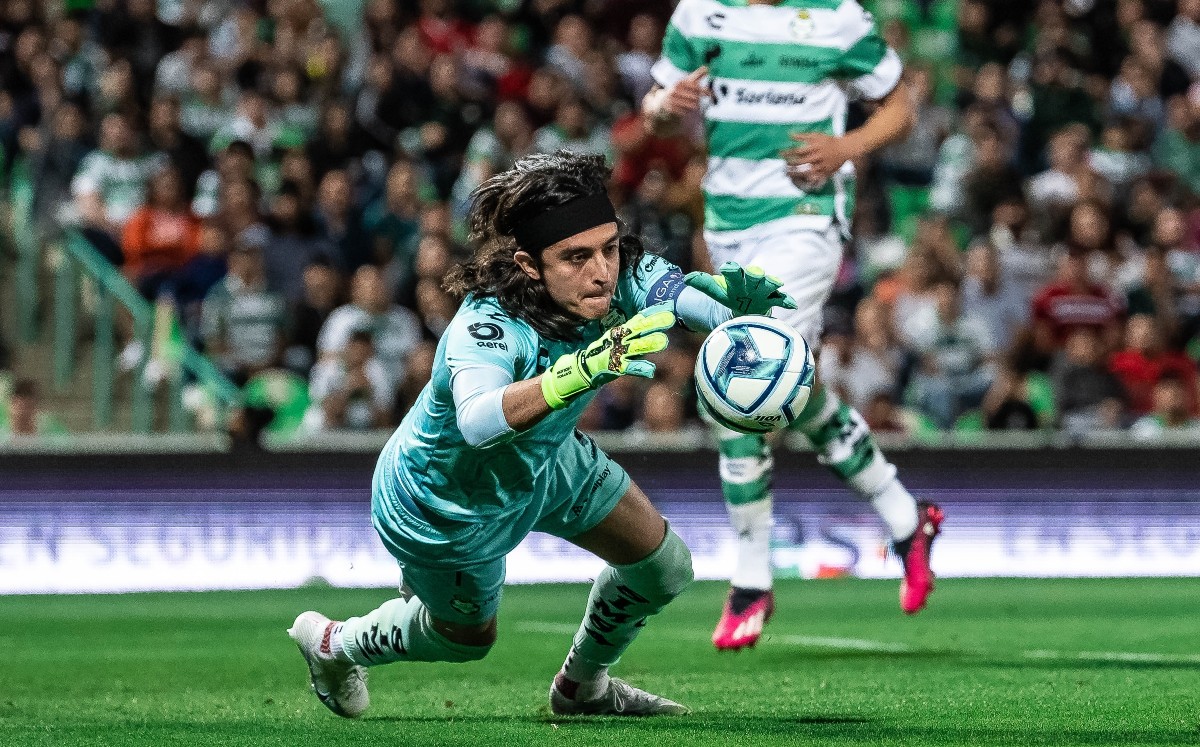Carlos Acevedo recuerda a santistas que se apoya en buenas y malas | Foto: Mexsport