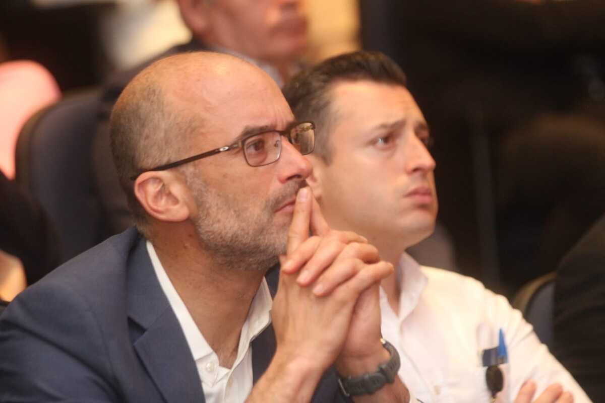 El alcalde de San Pedro, Miguel Treviño y el munícipe de Monterrey, Luis Donaldo Colosio Riojas (al fondo). | Leonel Rocha