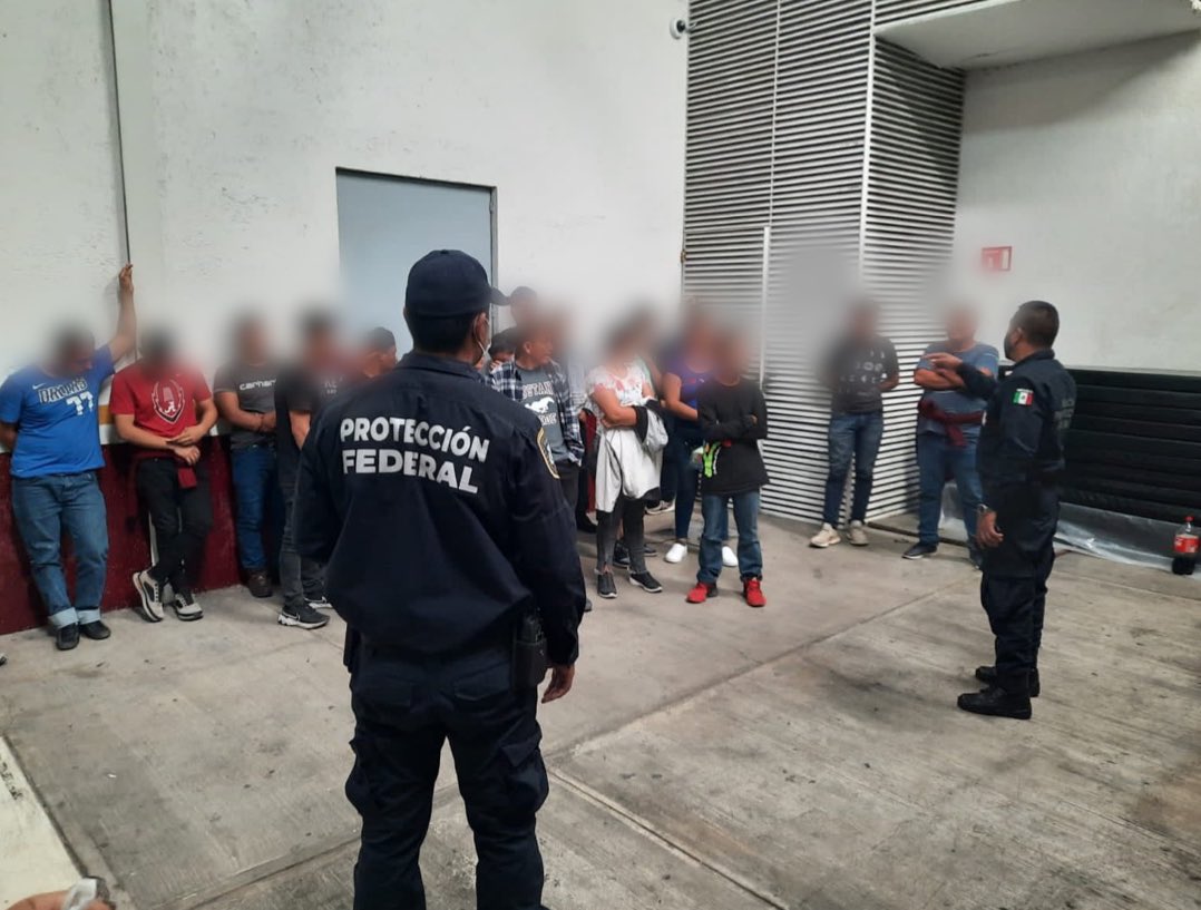 Detienen a migrantes en Puebla | Especial