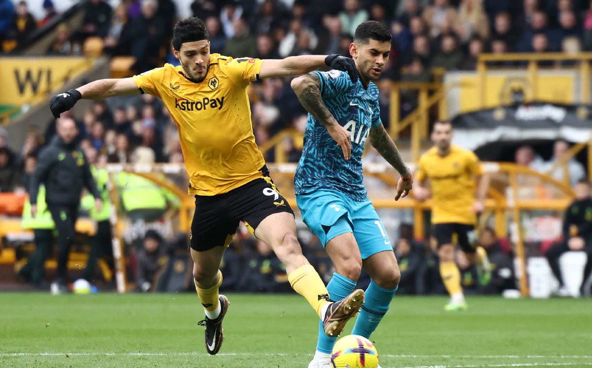 Raúl Jiménez vs Tottenham / CORTESÍA: @AFP