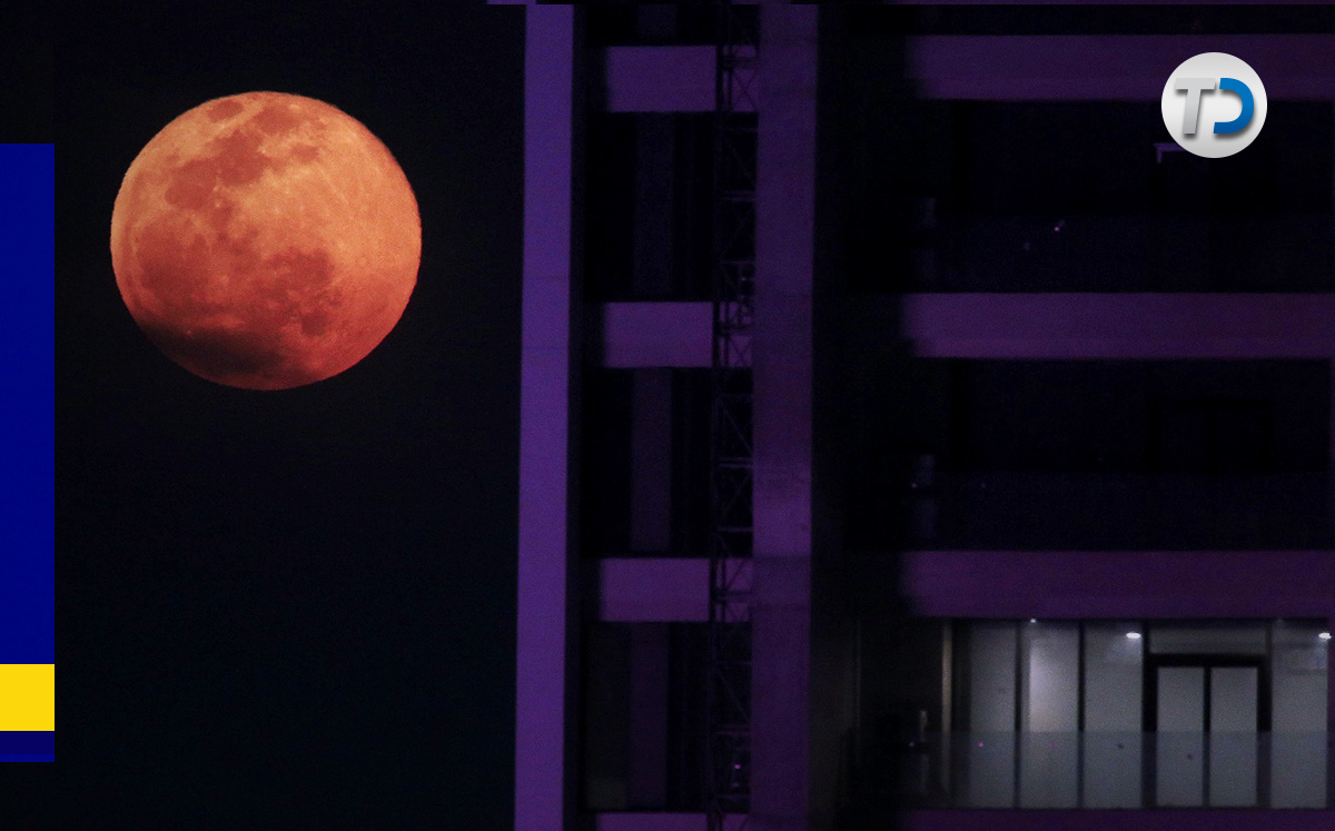 Luna llena de Marzo en Monterrey. / Roberto Alanis