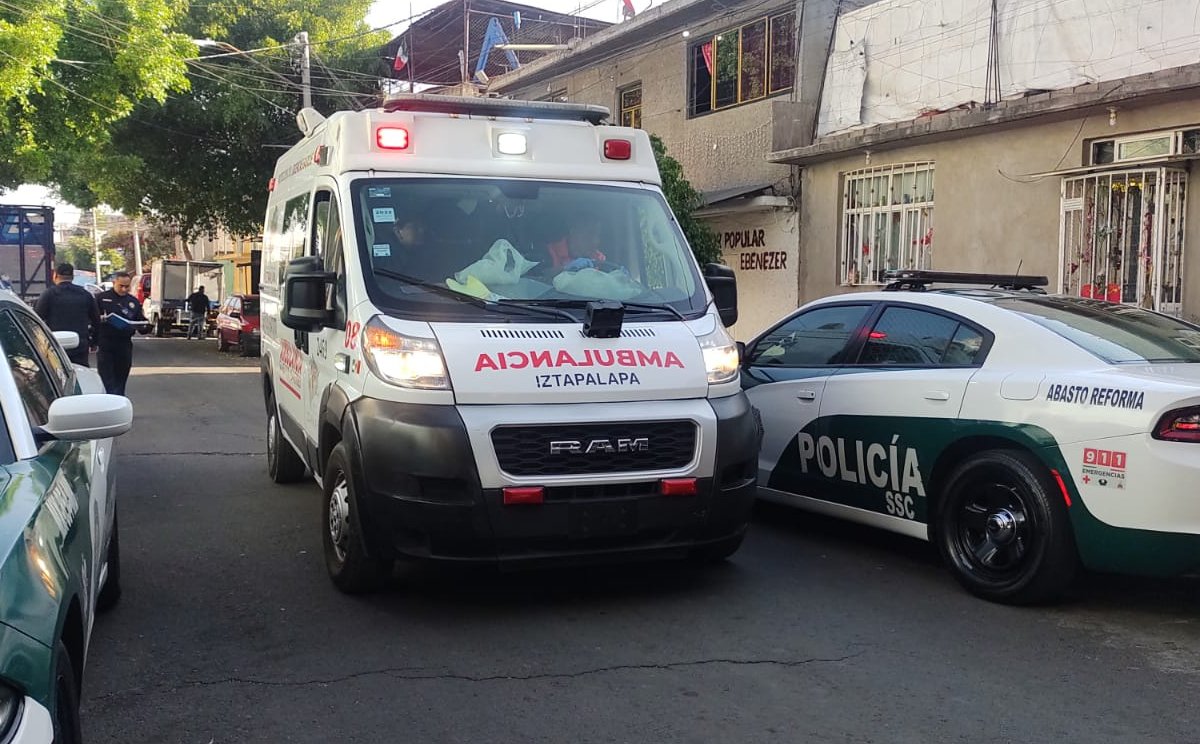 Paramédicos de Protección Civil de la alcaldía Iztapalapa acudieron al llamado de auxilio/ Carlos Tejeda