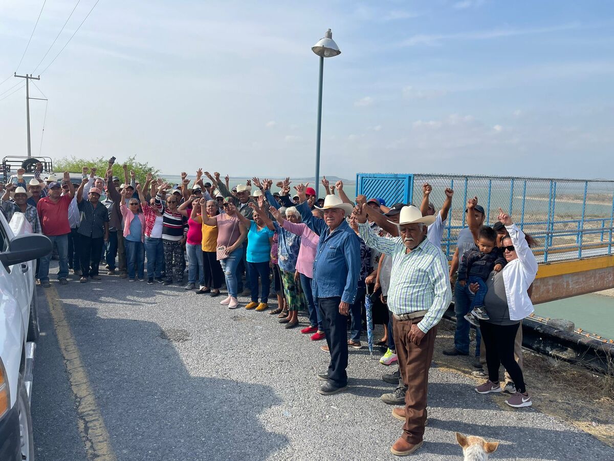 Ejidatarios se manifiestan en la Presa Cerro Prieto. | Víctor González