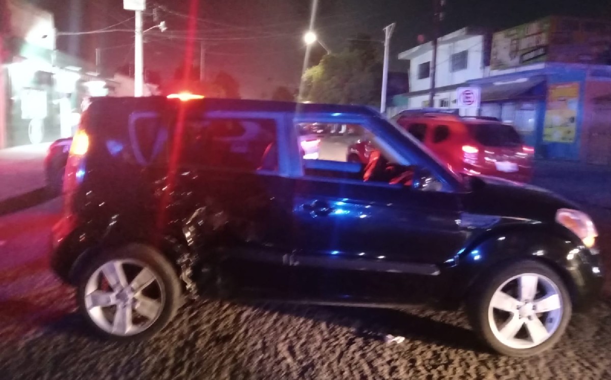 Laguna. Choque entre camioneta y motociclista deja un lesionado