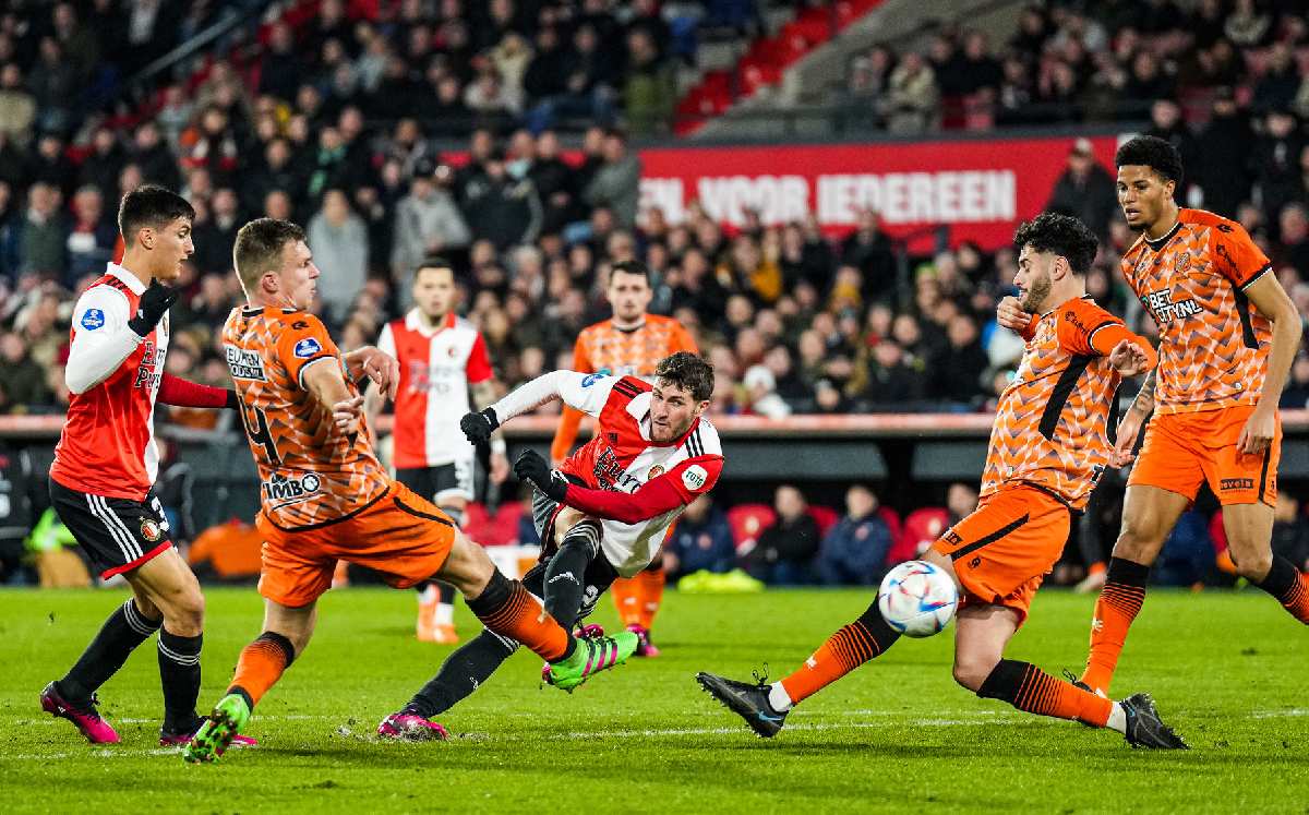 Santiago Giménez, delantero del Feyenoord / CORTESÍA: @Feyenoord
