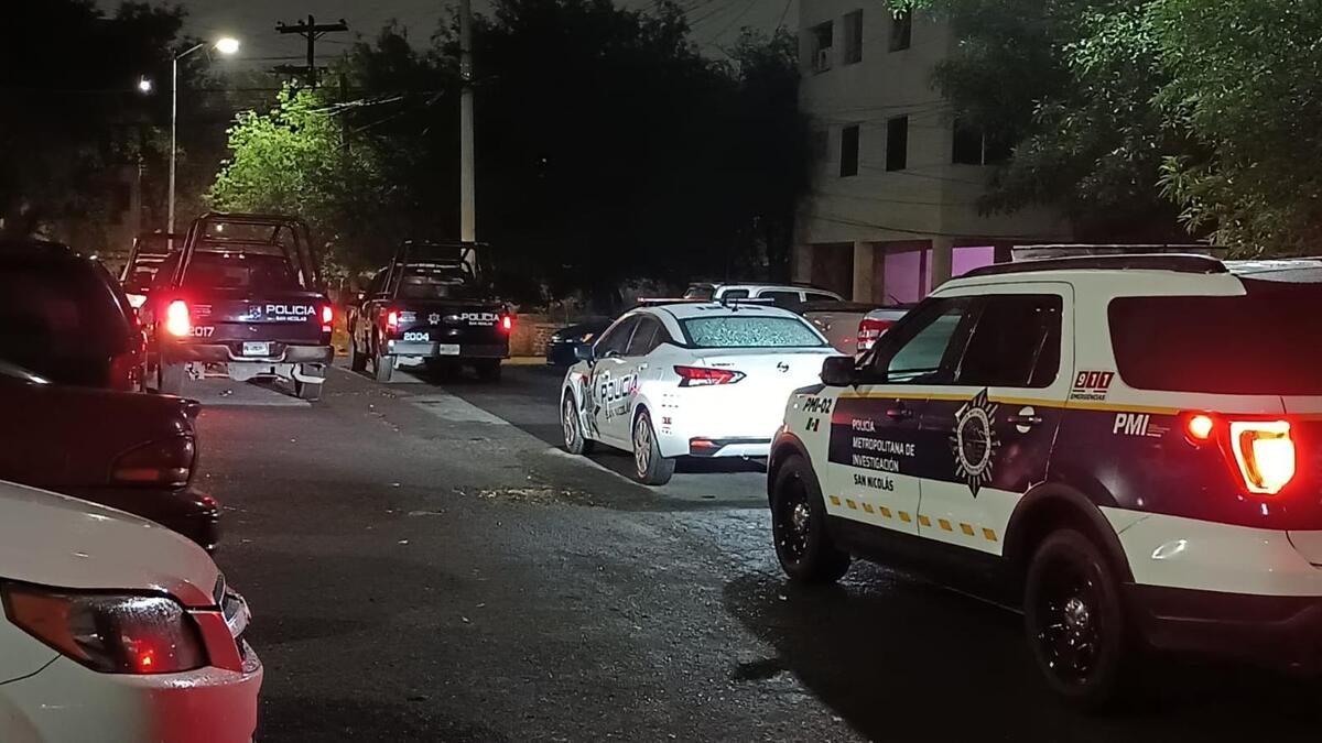 Atacan a balazos a 3 hombres en un edificio de departamentos en San Nicolás. | Israel Santacruz