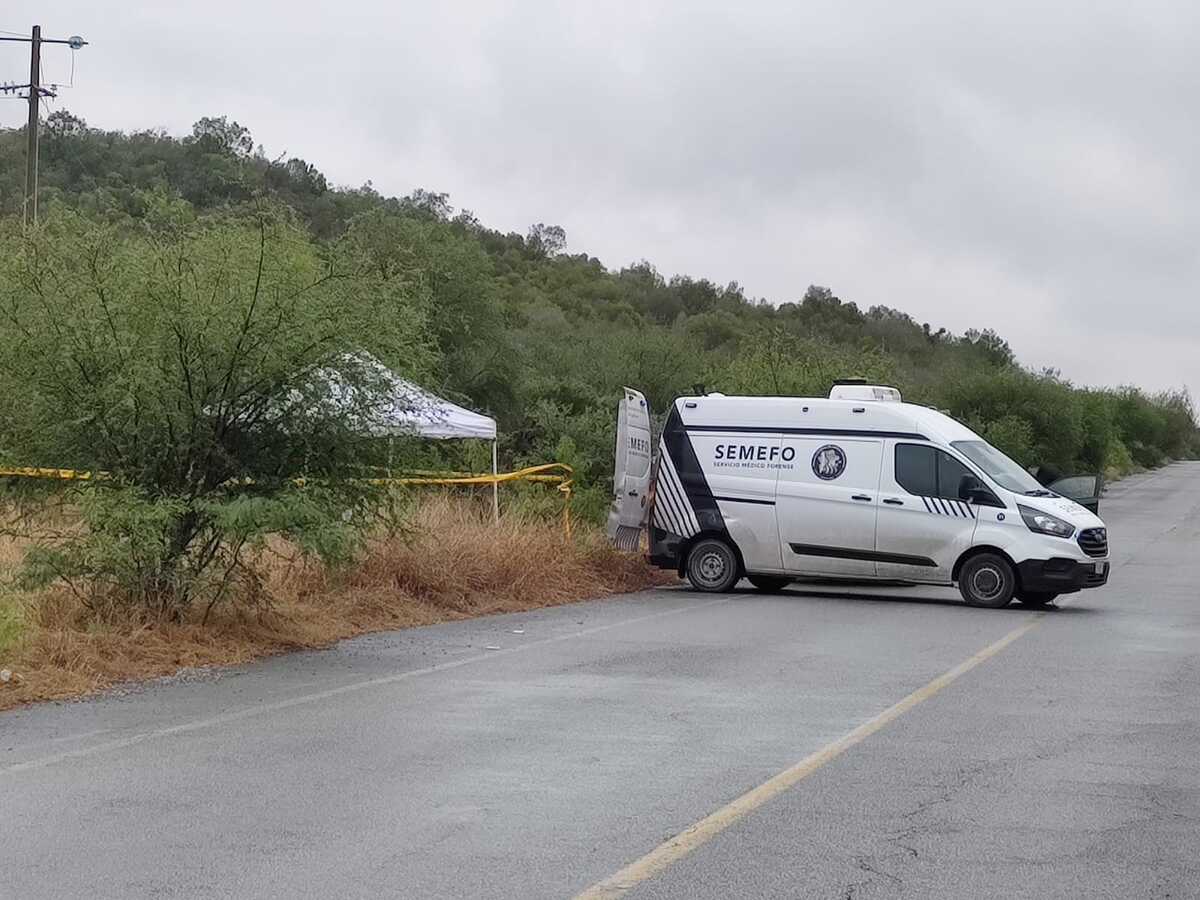 Localizan a una mujer sobre una carretilla en Cadereyta / Agustín Martínez