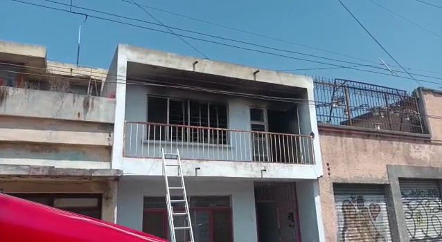 Hombre se salva de morir quemado en la colonia Terminal / Fabricio Gallegos