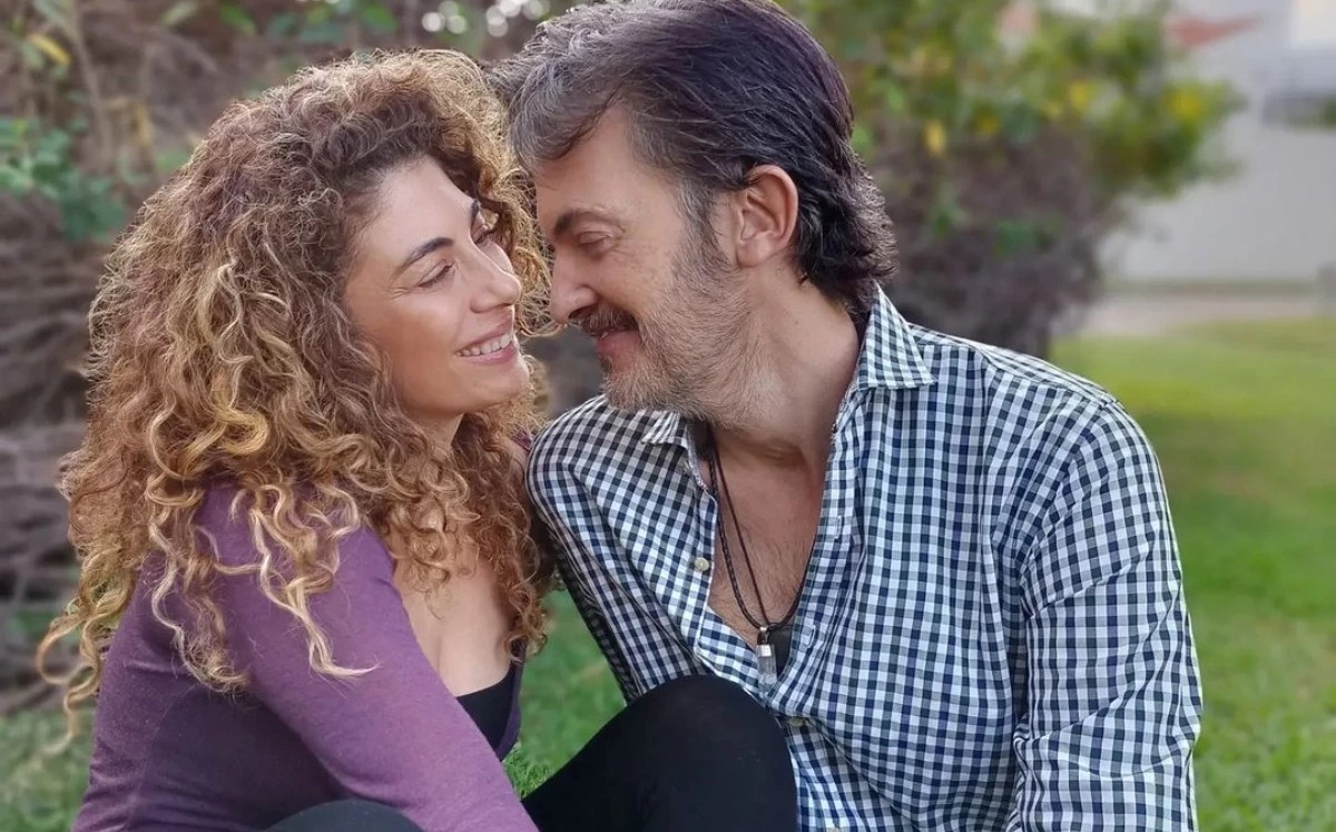 El conductor murió tres meses después de su matrimonio con la instructora de yoga.