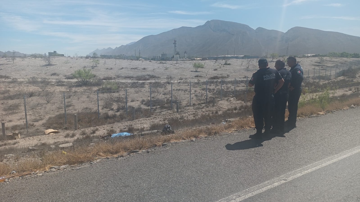 Encuentran a hombre de aproximadamente 50 años a un costado de la carretera Saltillo-Monclova. / Daniel Santiago