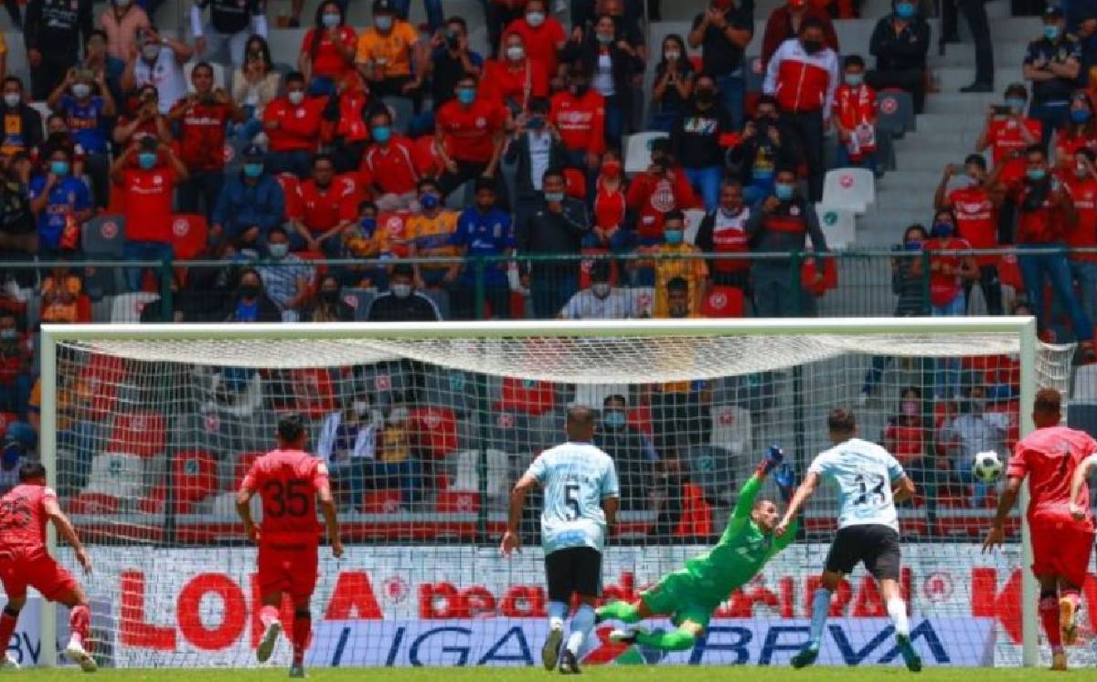 Tigres sufre de visita en el Nemesio Diez ante Toluca / CORTESÍA: @Mexsport