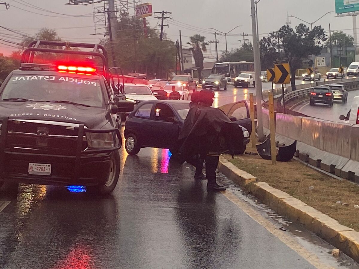 El conductor fue llevado a un hospital. / Especial