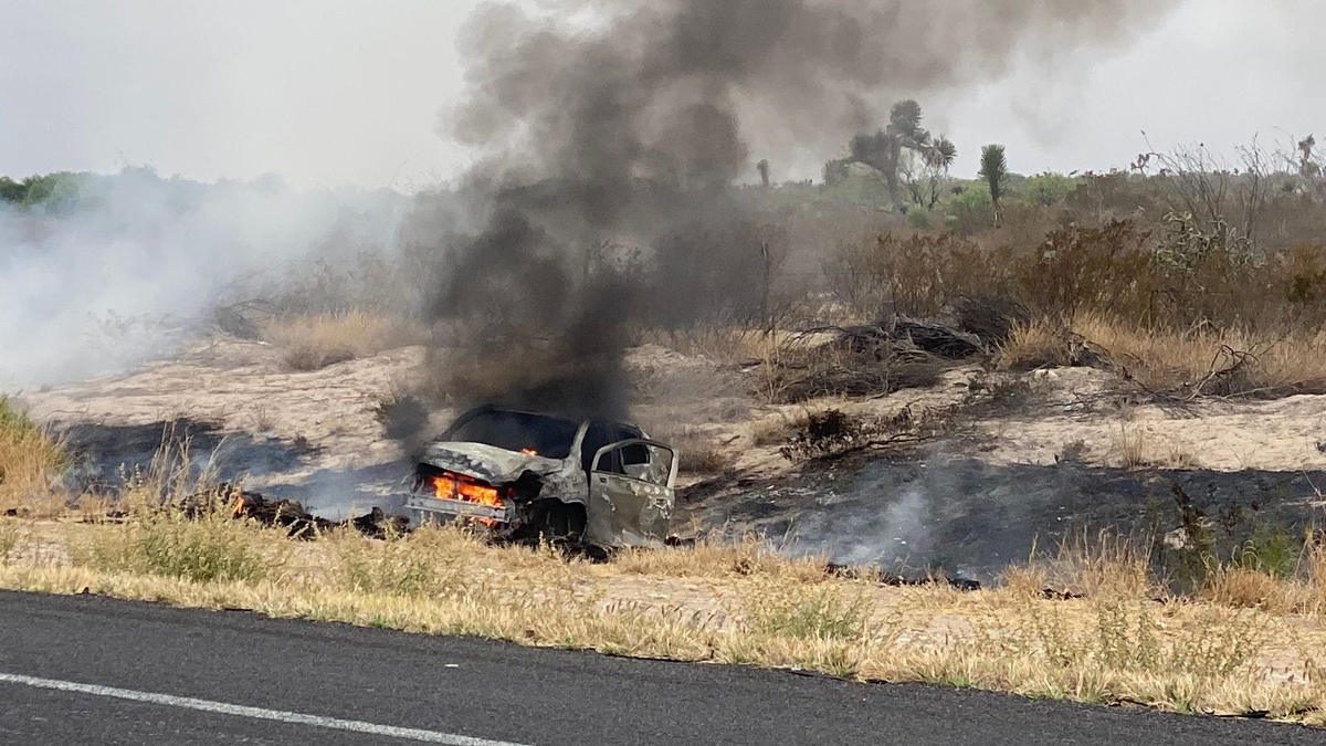 Volcadura deja una mujer sin vida y a su pareja lesionado en la carretera a Monclova.