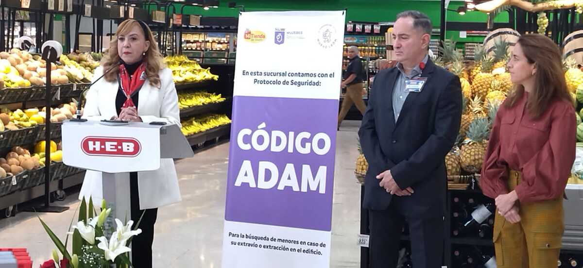 La secretaria de las Mujeres, Graciela Buchanan presidió el evento donde se inició con la activación del Código Adam. | Raúl Palacios