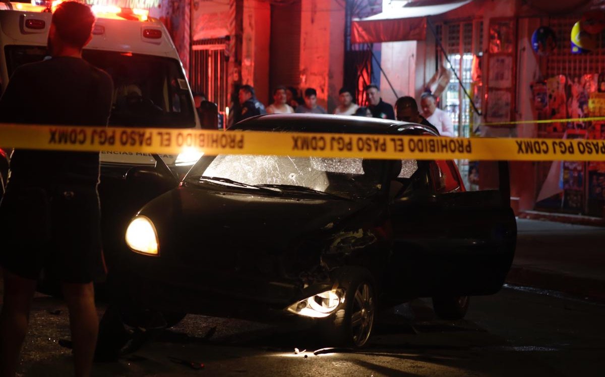 Auto baleado en Santa María la Rivera
