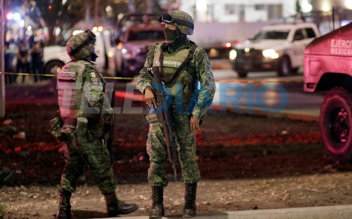 Elementos del Ejército Mexicano apoyaron a la policía poblana a acordonar el lugar del crimen / Agencia Enfoque