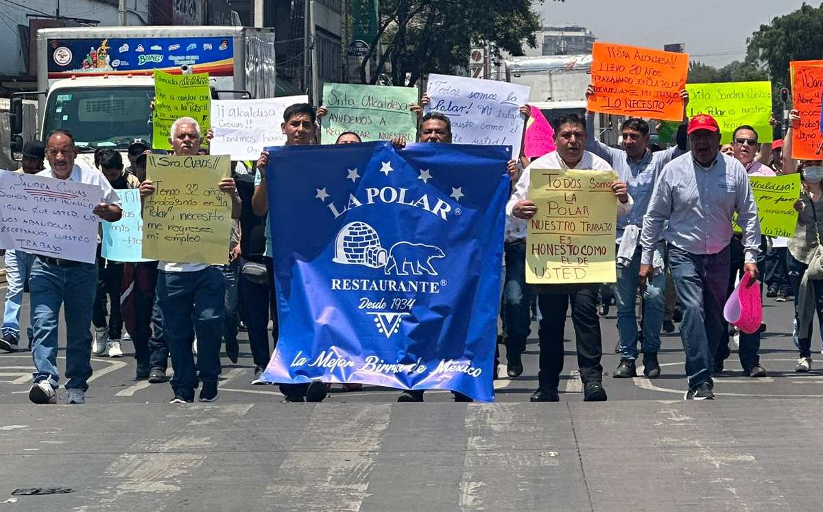 Trabajadores de La Polar exigen reapertura del restaurante / Ramón Ramirez