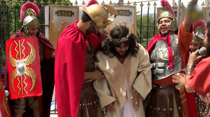 La representación de la resurrección se hará por segunda vez, pero será la primera que lo hagan dentro de la iglesia debido a las remodelaciones que se están haciendo del sepulcro.
