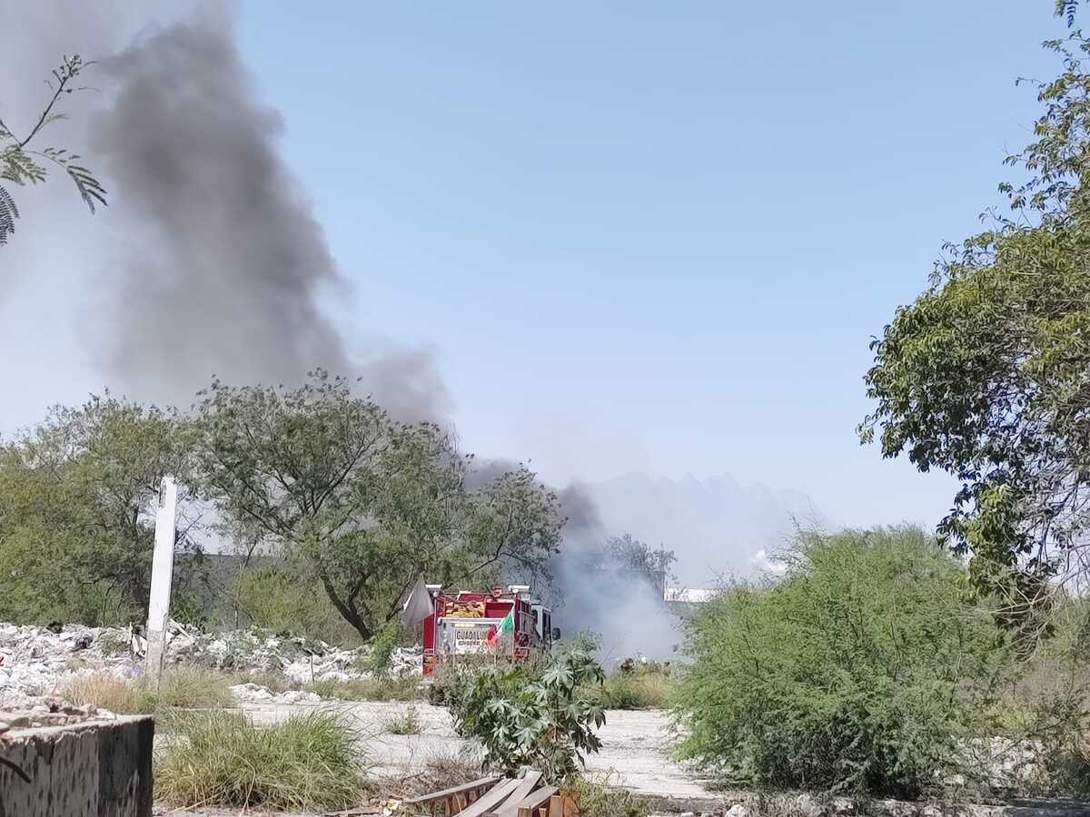 El incendio consumió alrededor de media hectárea de pastizal y otros objetos. | Agustín Martínez