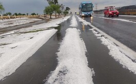 Las lluvias provocaron caída de granizo y rachas de viento de hasta 50 kilómetros por hora.