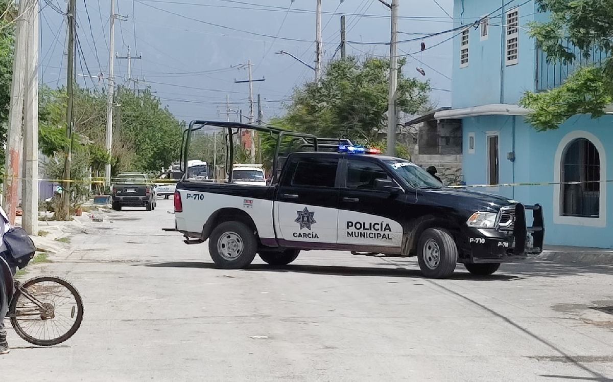 Asesinan a joven de 25 años afuera de su casa en García, NL | Agustín Martínez