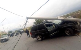 Delincuentes detenidos tras persecución y choque en García.